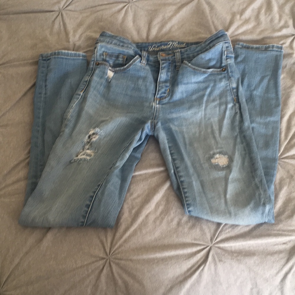 Women’s skinny ripped jeans